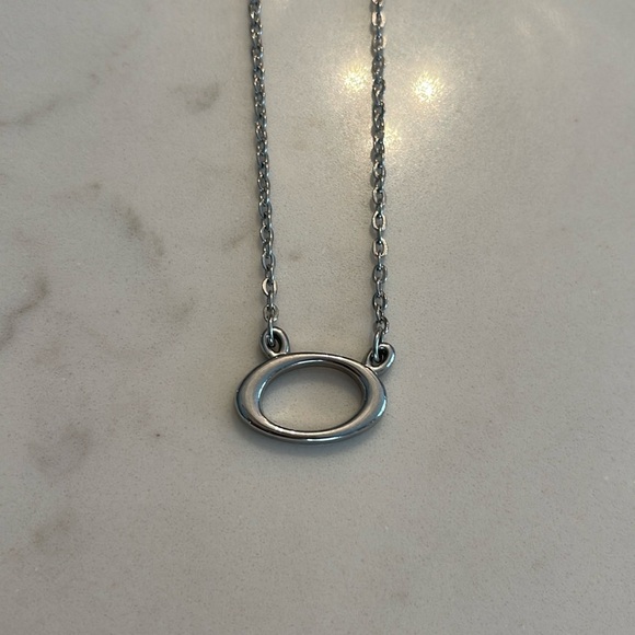 “O” Necklace - Picture 2 of 5
